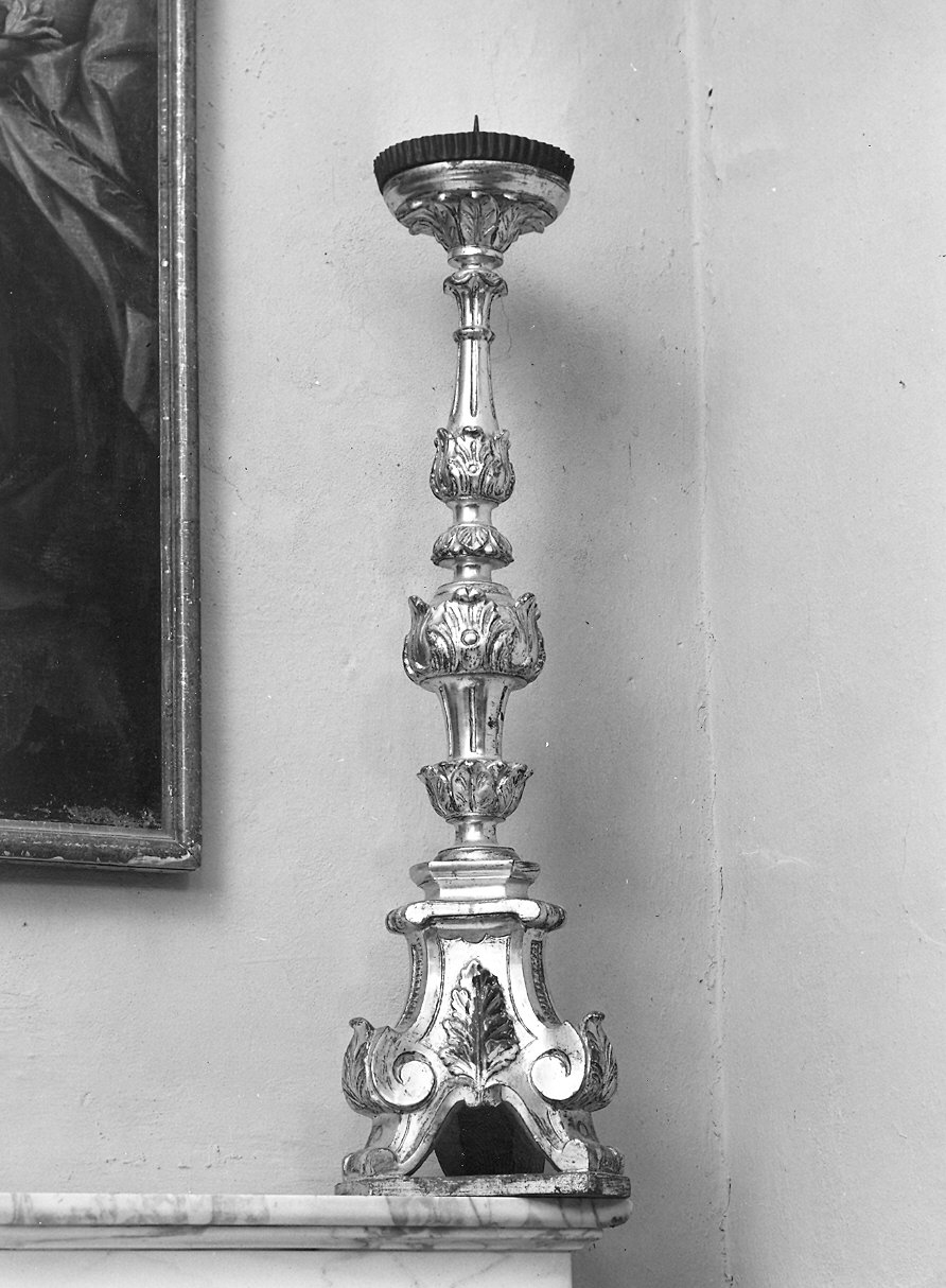 candeliere d'altare, serie - bottega piacentina (sec. XVIII)