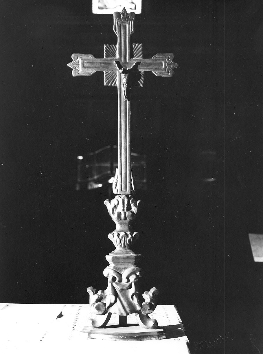 croce processionale - bottega piacentina (primo quarto sec. XVIII, sec. XX)