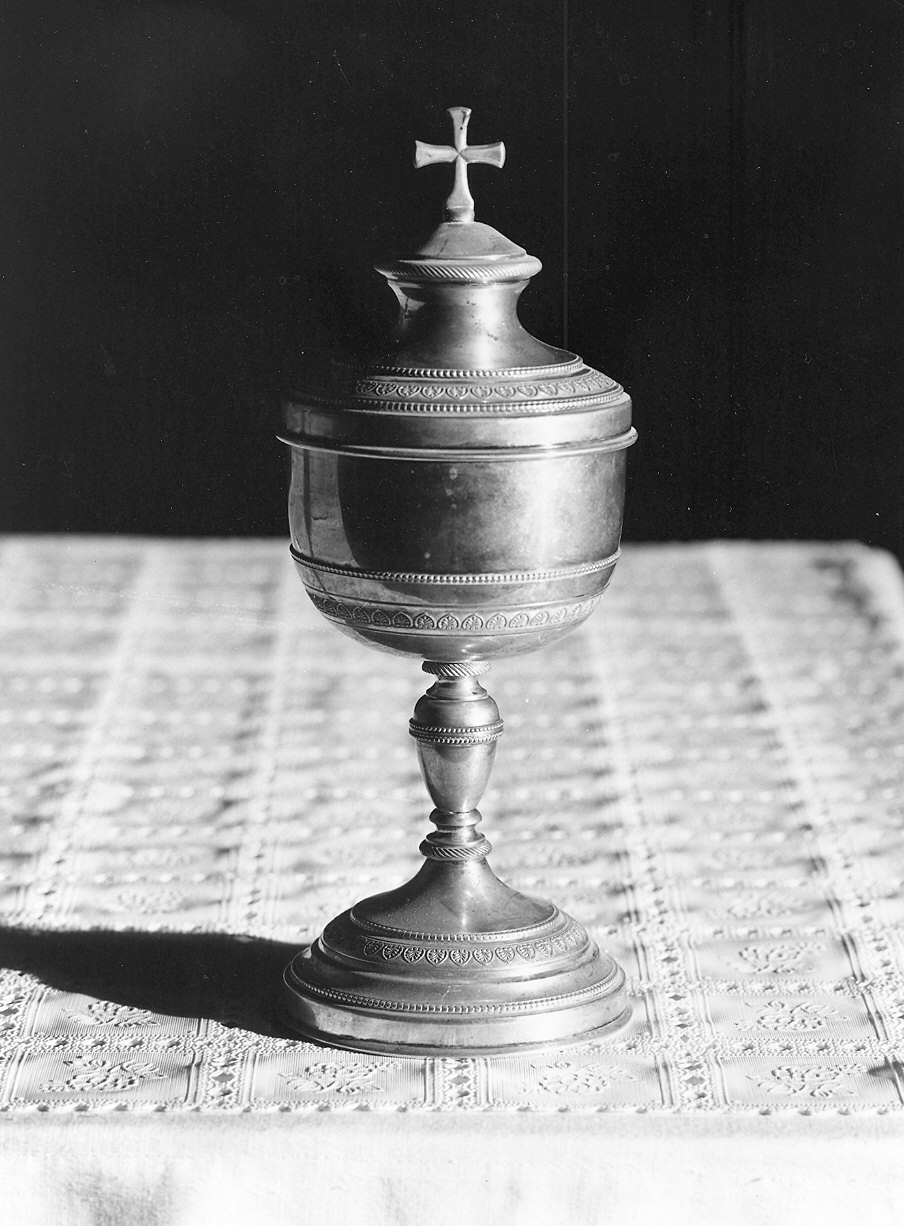 pisside - produzione emiliana (prima metà sec. XX)