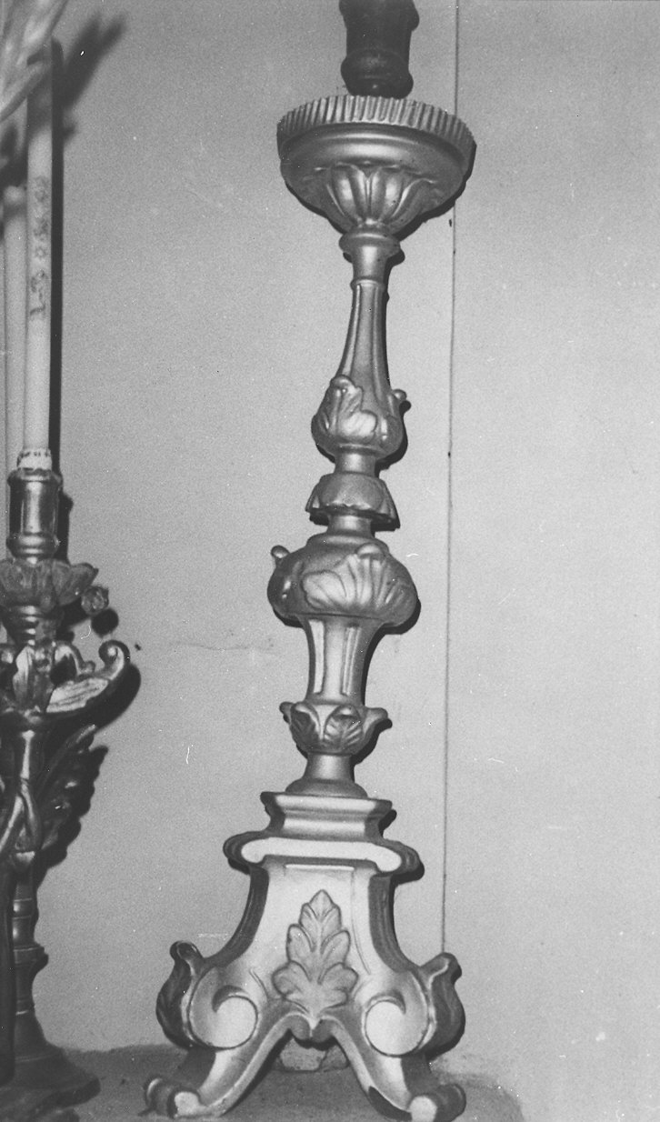 candeliere d'altare, serie - bottega piacentina (sec. XVIII)