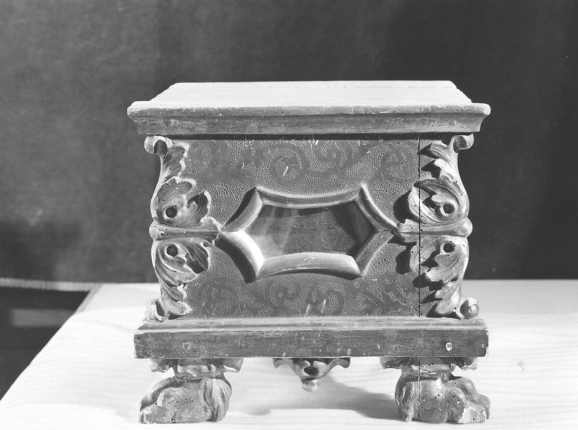 reliquiario a teca - a urna, serie - bottega piacentina (sec. XVIII)