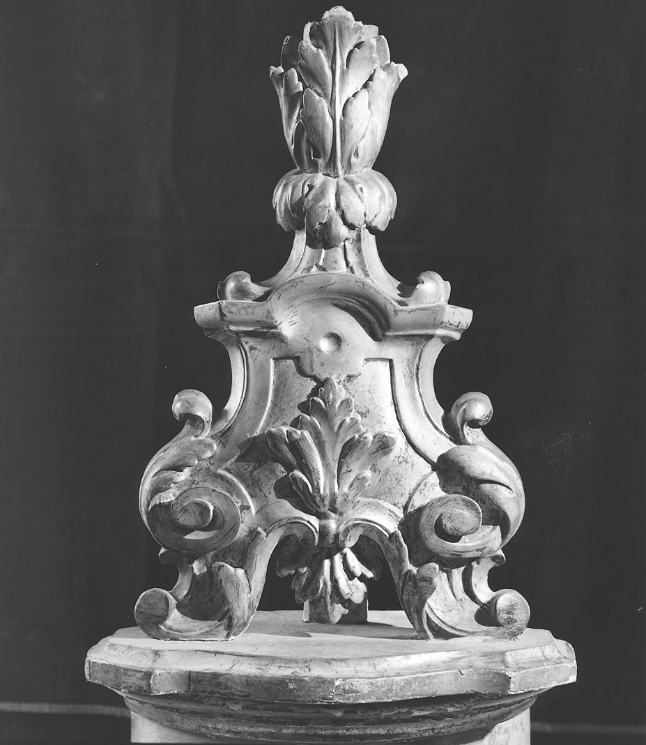 base per croce d'altare - bottega piacentina (sec. XVIII)