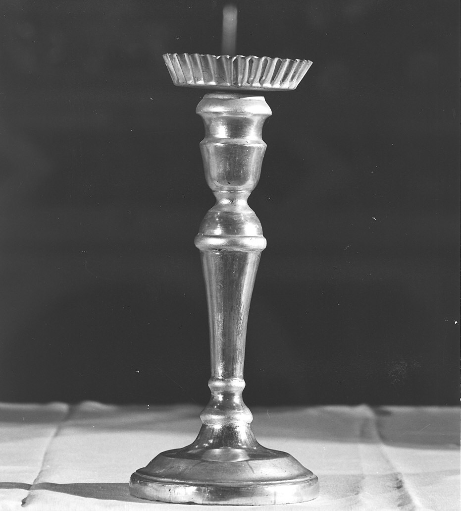 candeliere d'altare, serie - bottega piacentina (sec. XIX)