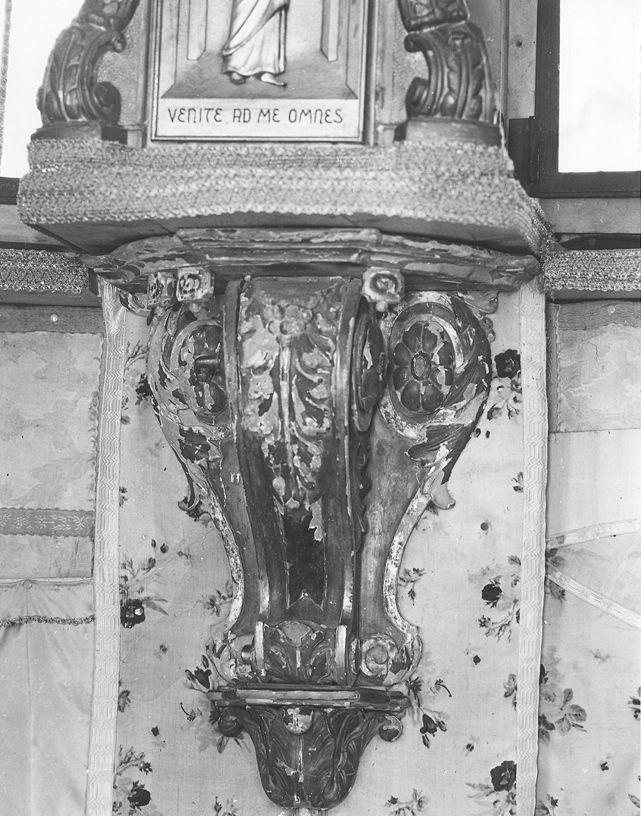 mensola - a voluta - bottega piacentina (seconda metà sec. XVIII)