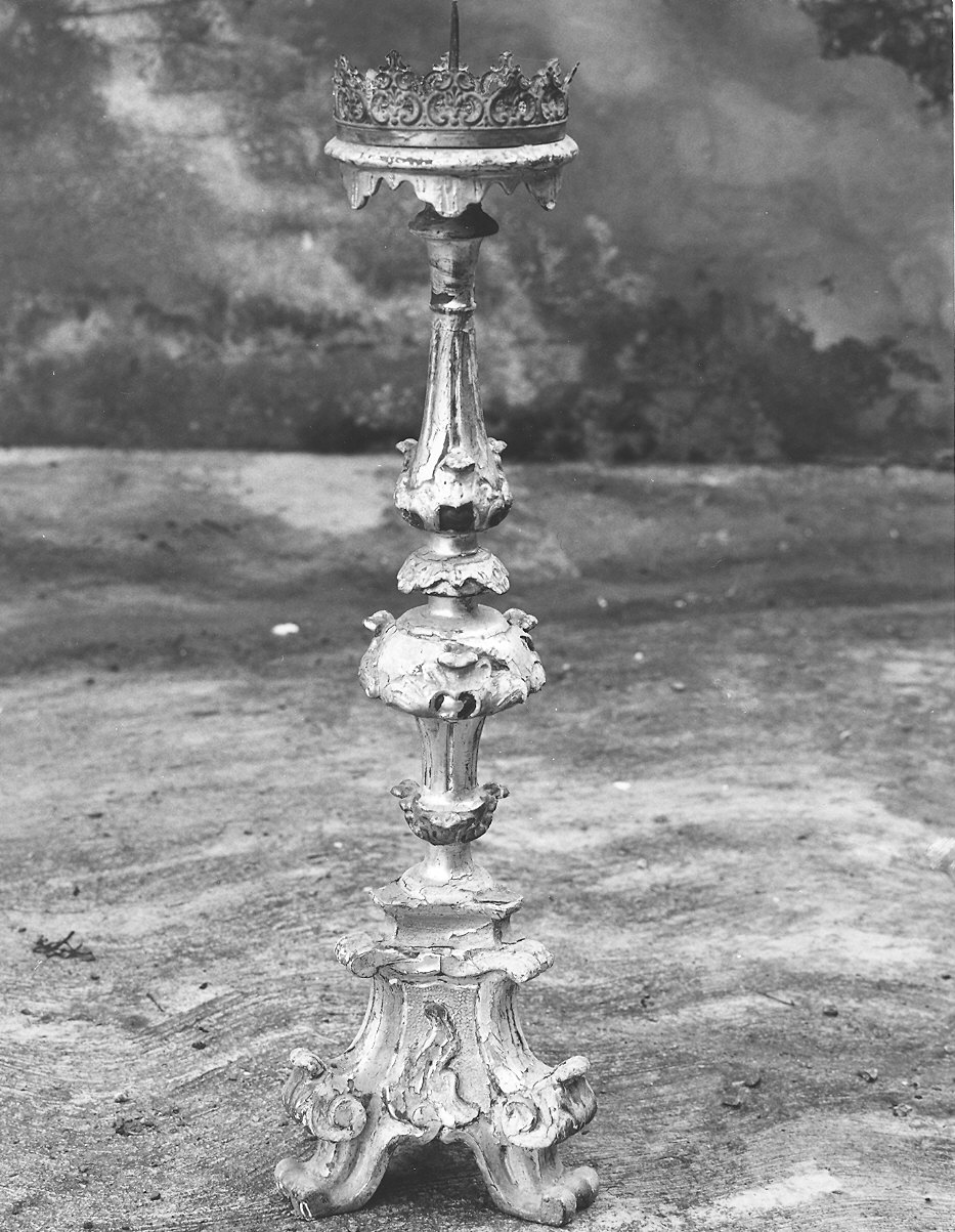 candeliere d'altare, coppia - bottega piacentina (sec. XVIII)