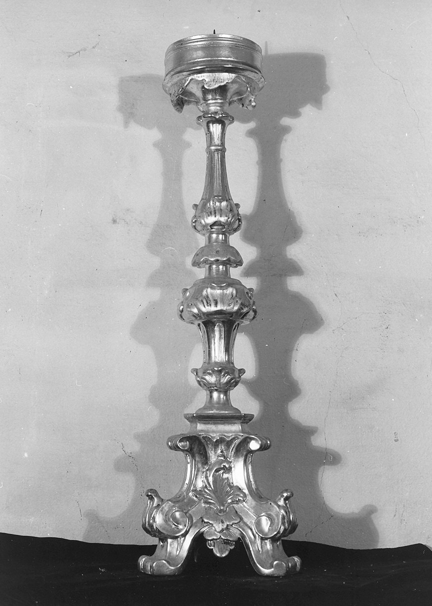 candeliere d'altare, serie - bottega piacentina (metà sec. XVIII)