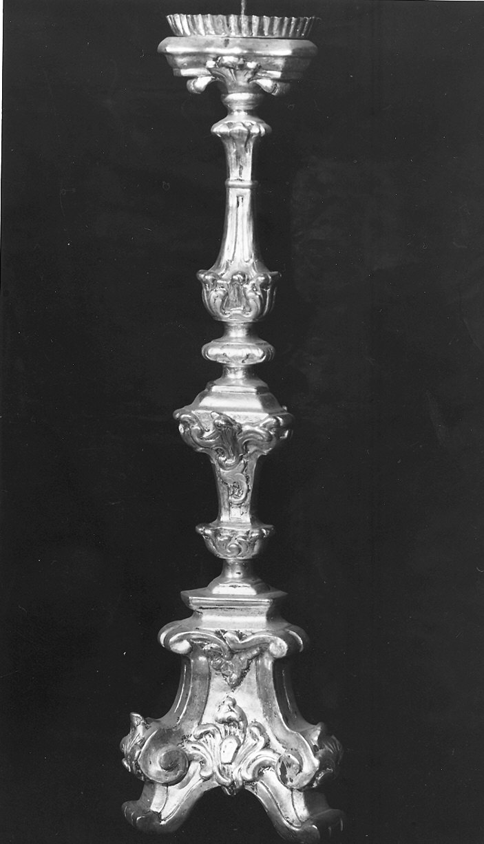 candeliere d'altare, serie - bottega piacentina (metà sec. XVIII)