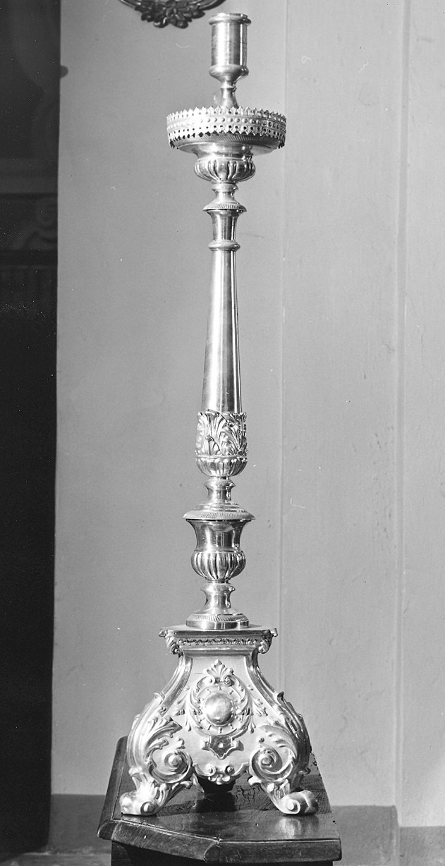 candeliere d'altare, serie - produzione emiliana (fine/inizio secc. XIX/ XX)