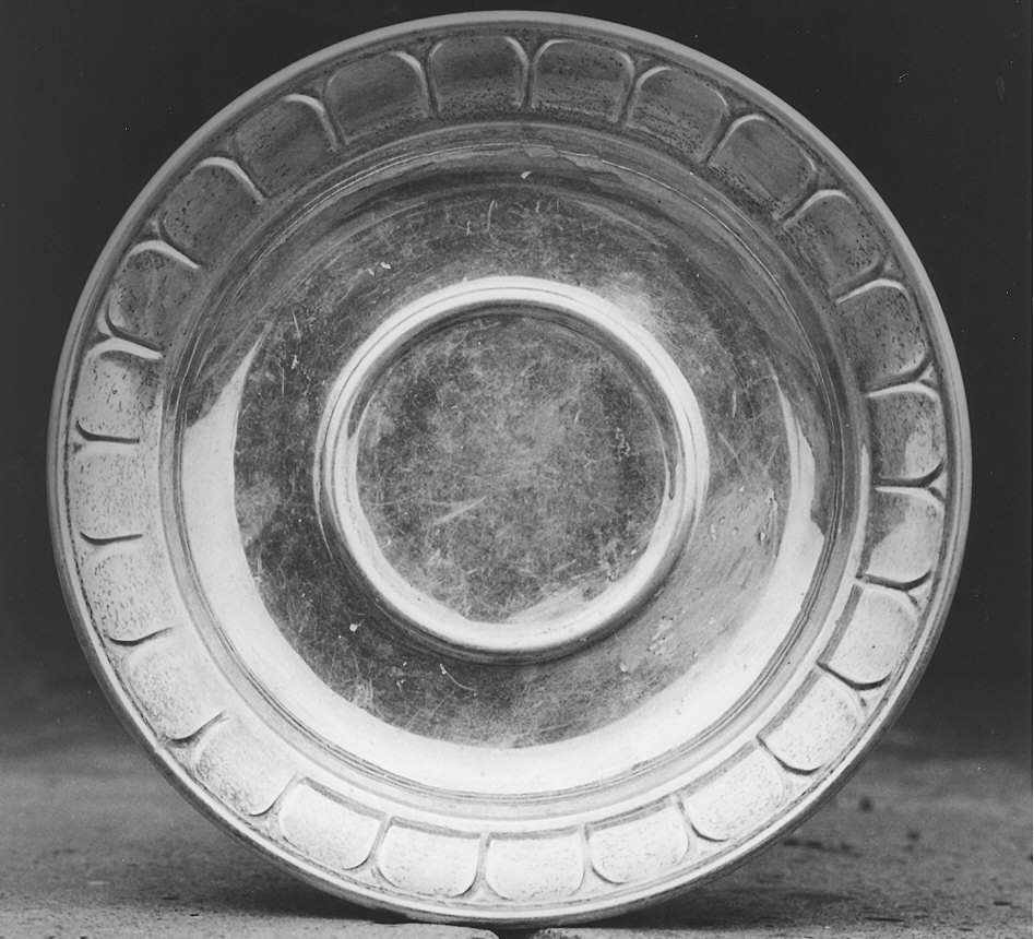 piatto per elemosine - produzione emiliana (prima metà sec. XX)