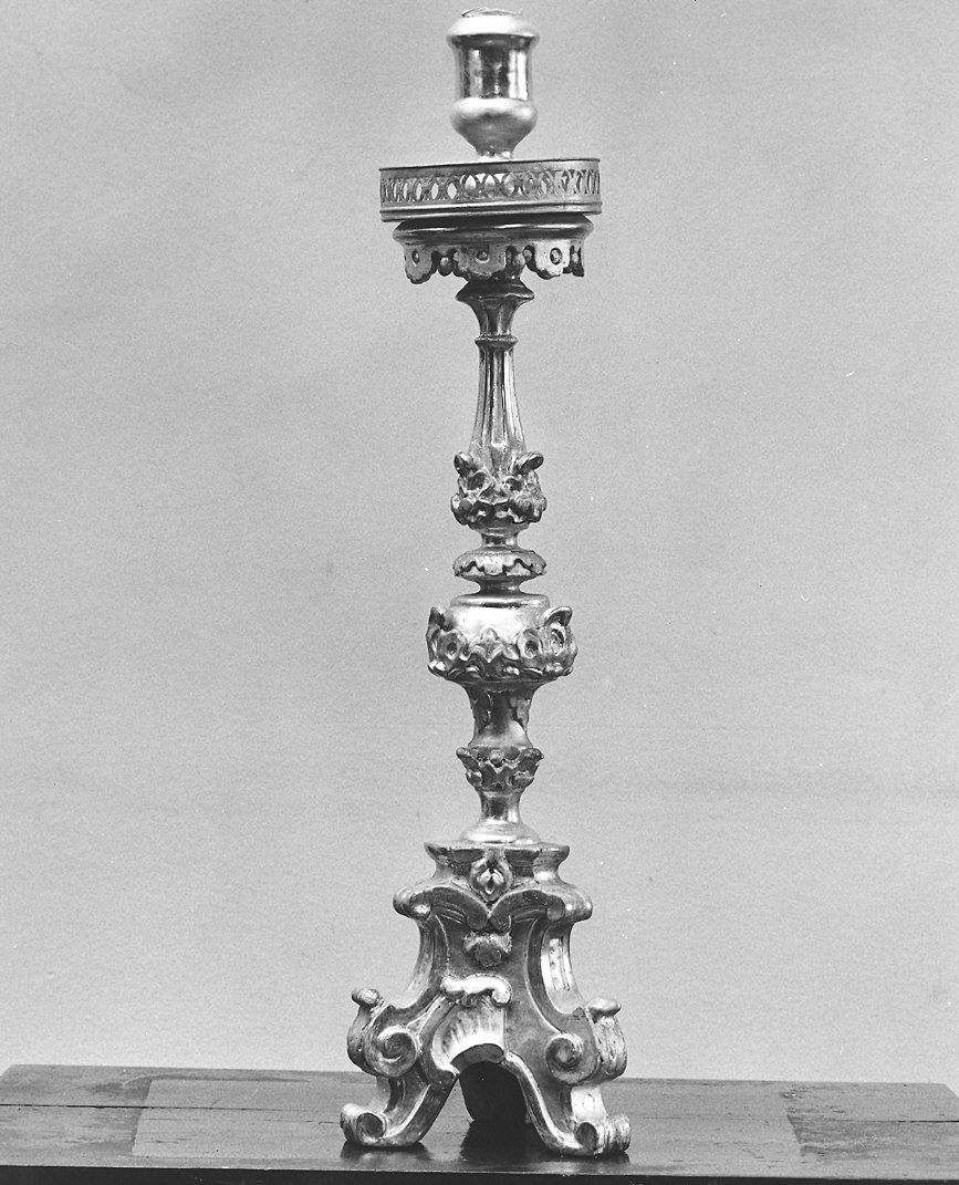 candeliere d'altare, serie - bottega piacentina (sec. XVIII)