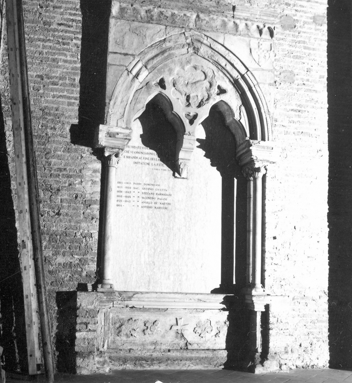 monumento funebre - a edicola - bottega piacentina (fine/inizio secc. XIV/ XV)