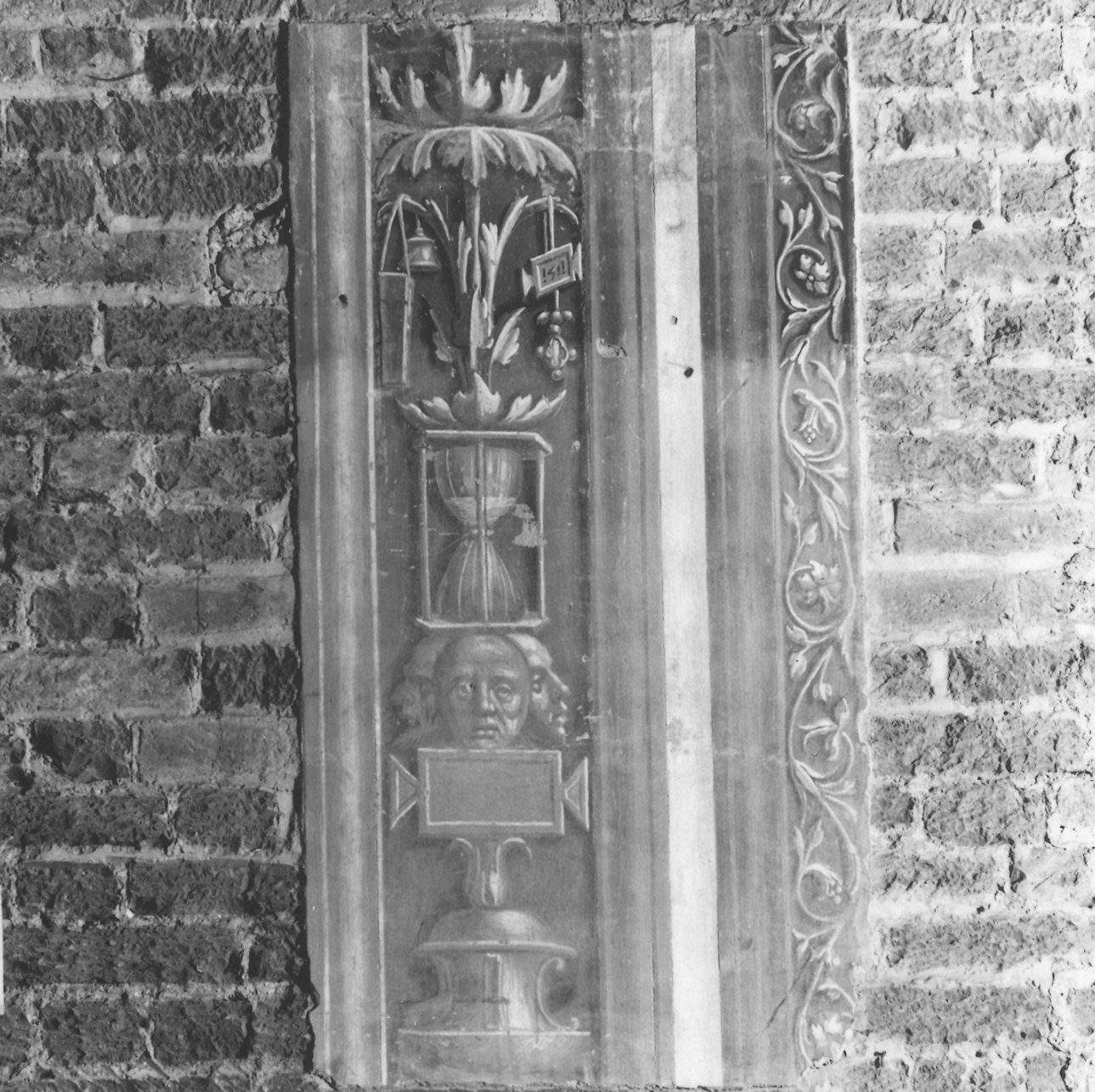 candelabre (dipinto, frammento) - ambito piacentino (primo quarto sec. XVI)