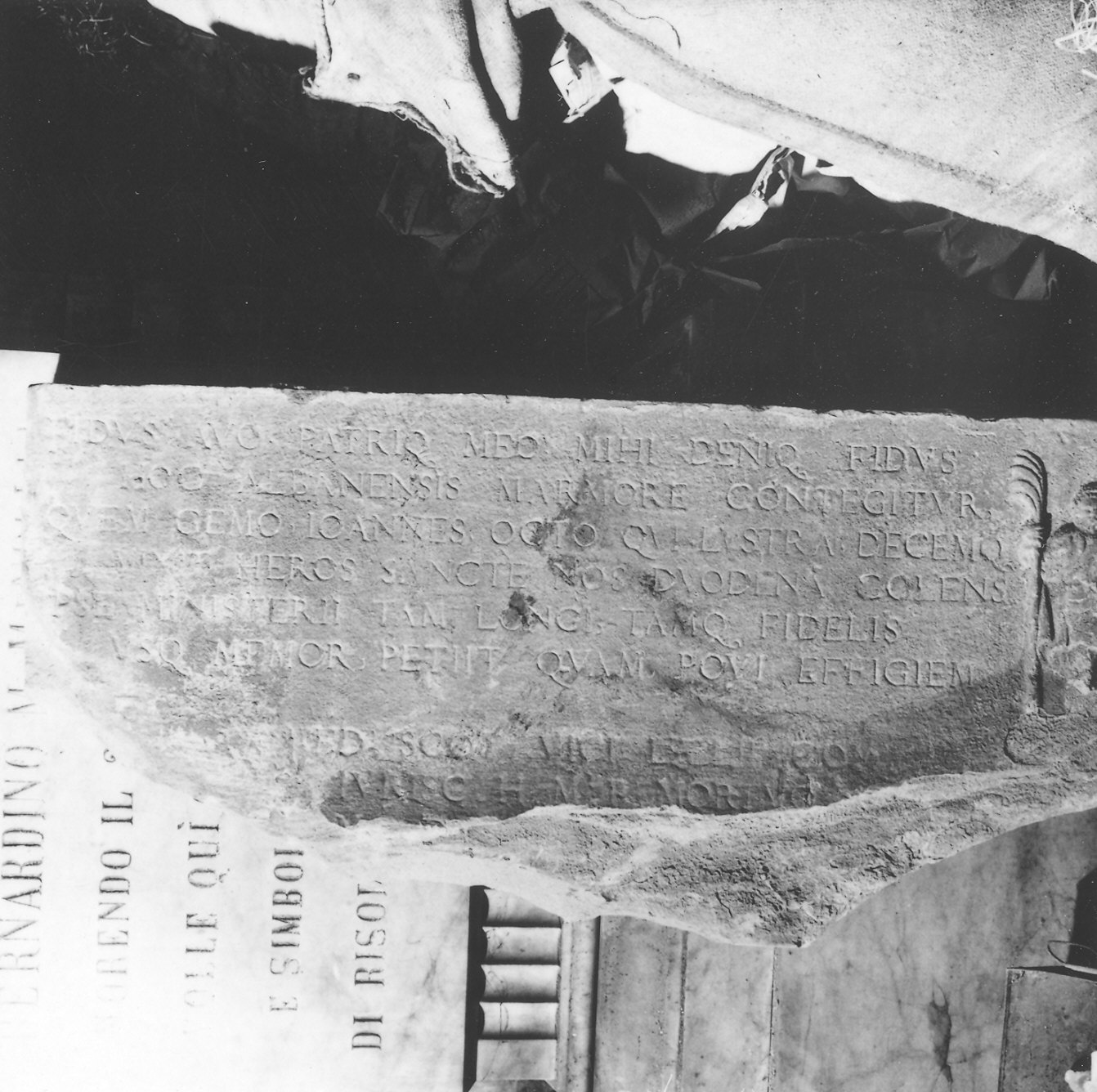 iscrizione (lapide, frammento) - bottega piacentina (metà sec. XVI)