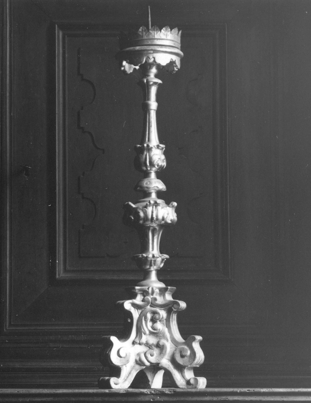 candeliere d'altare, serie - bottega piacentina (sec. XVIII)