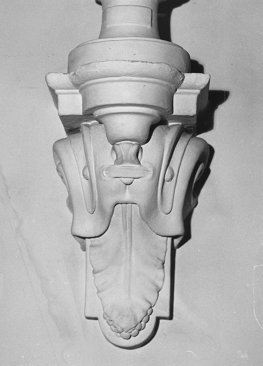 mensola - a voluta, serie - ambito parmense (sec. XIX)