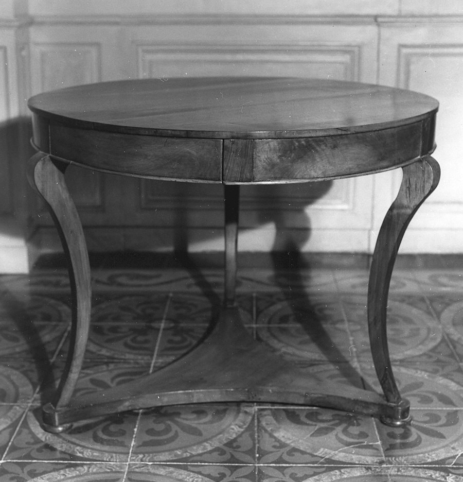 tavolo - ambito parmense (secondo quarto sec. XIX)