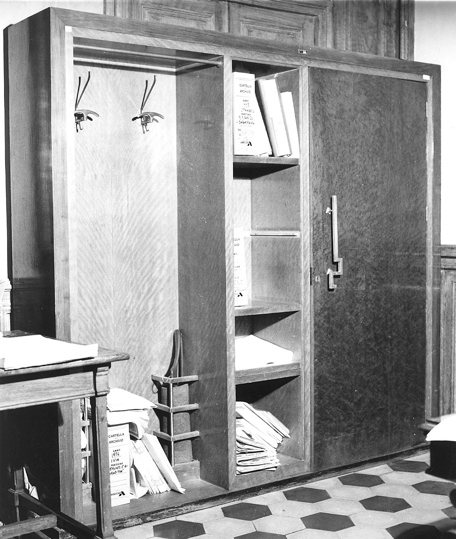armadio - ambito parmense (prima metà sec. XX)