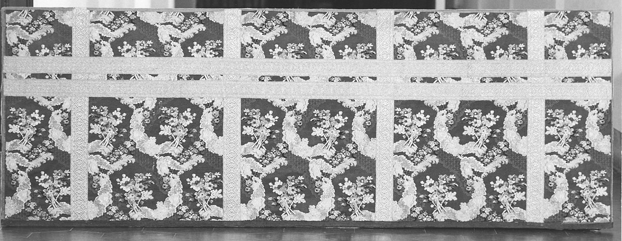 paliotto - a pannello piano, elemento d'insieme - manifattura francese (?) (sec. XVIII)