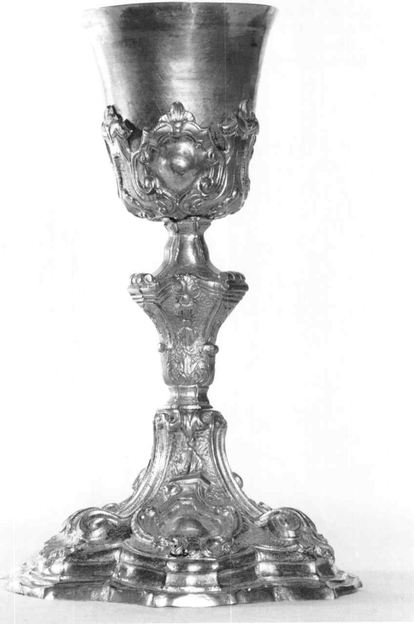 calice - produzione Italia settentrionale (prima metà sec. XX)