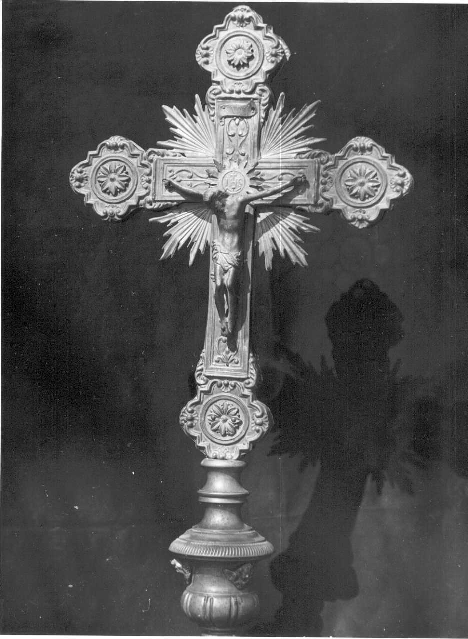 croce processionale - produzione Italia settentrionale (primo quarto sec. XX)