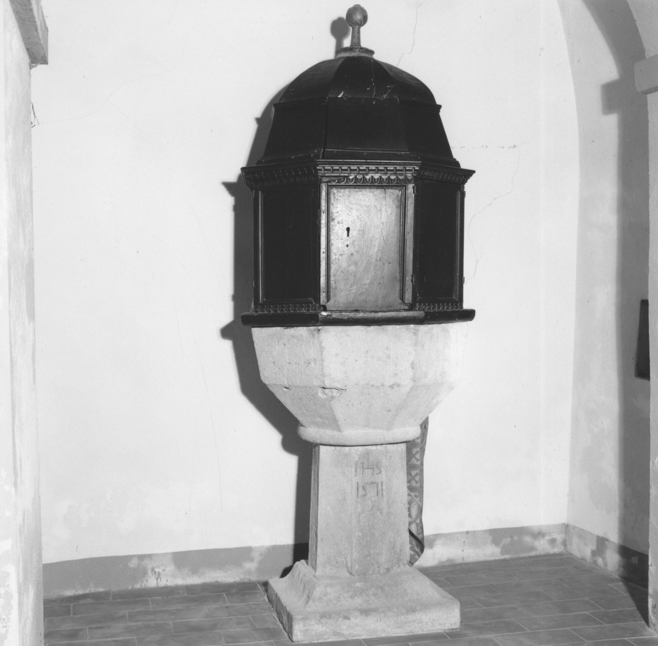 fonte battesimale - ambito parmense (sec. XVI)