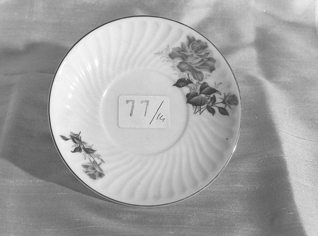 piattino - produzione cinese (prima metà sec. XX)