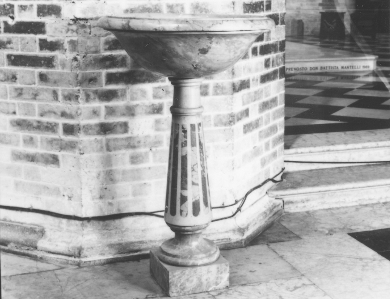 acquasantiera - a fusto - ambito piacentino (ultimo quarto sec. XIX)