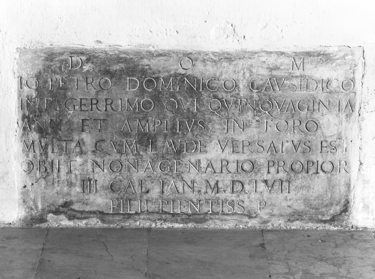 lapide tombale - ambito piacentino (sec. XVI)