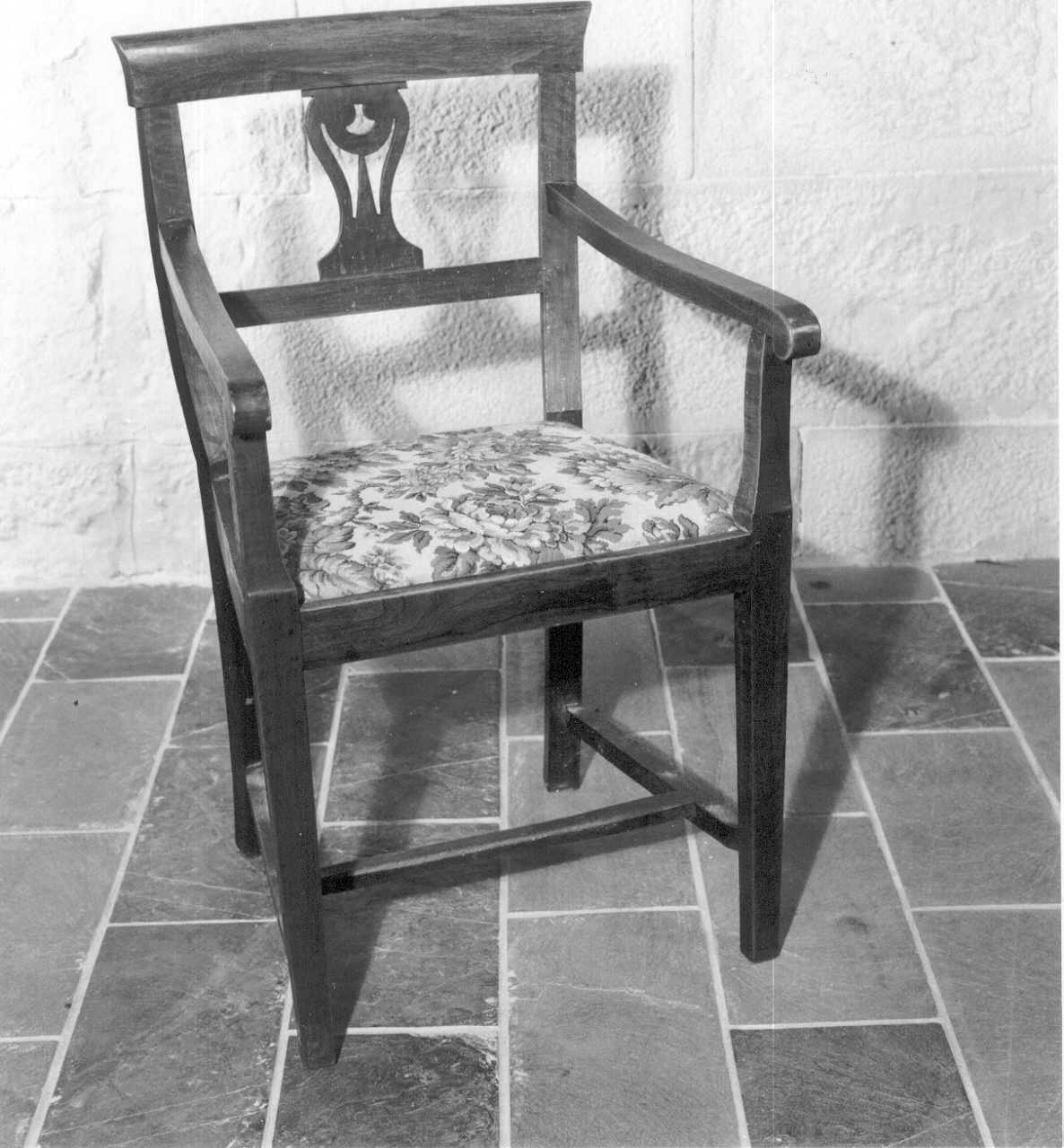 sedia - a braccioli - produzione parmense (primo quarto sec. XX)