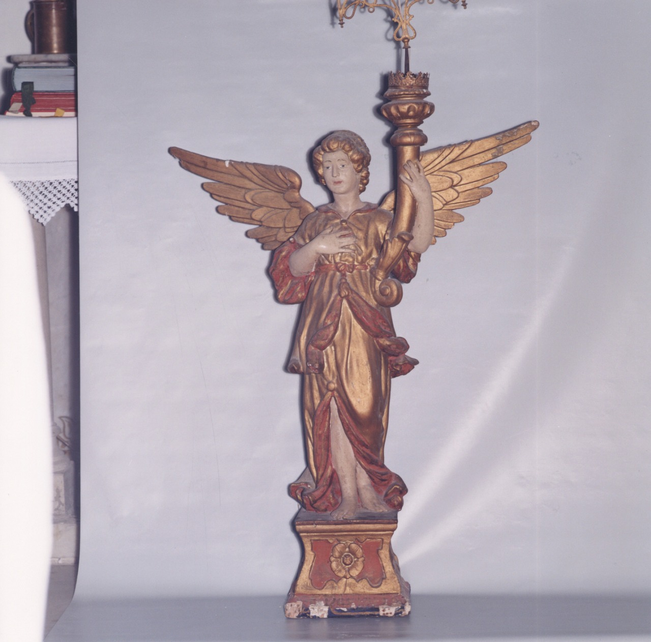 angelo reggicandelabro (scultura, serie) - ambito parmense (metà sec. XVIII)