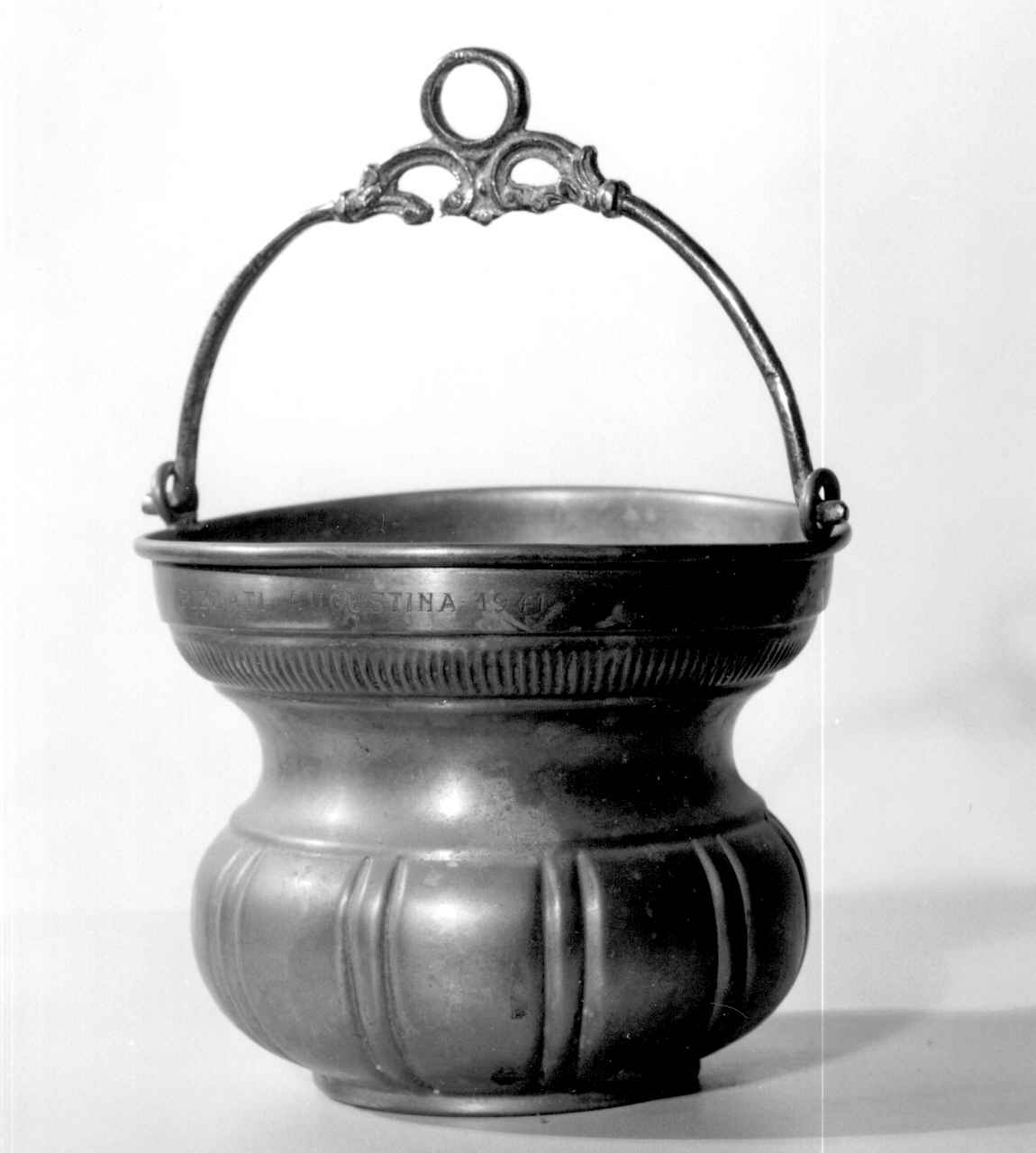 secchiello per l'acqua benedetta - produzione Italia settentrionale (sec. XX)