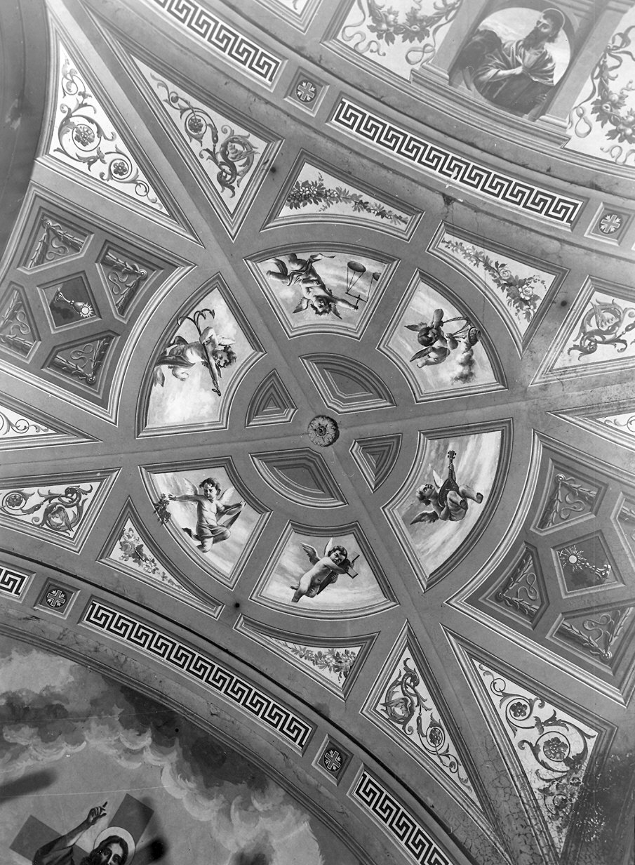 Motivi decorativi vegetali con angioletti e oggetti liturgici (decorazione pittorica, elemento d'insieme) - ambito cremonese (sec. XX)