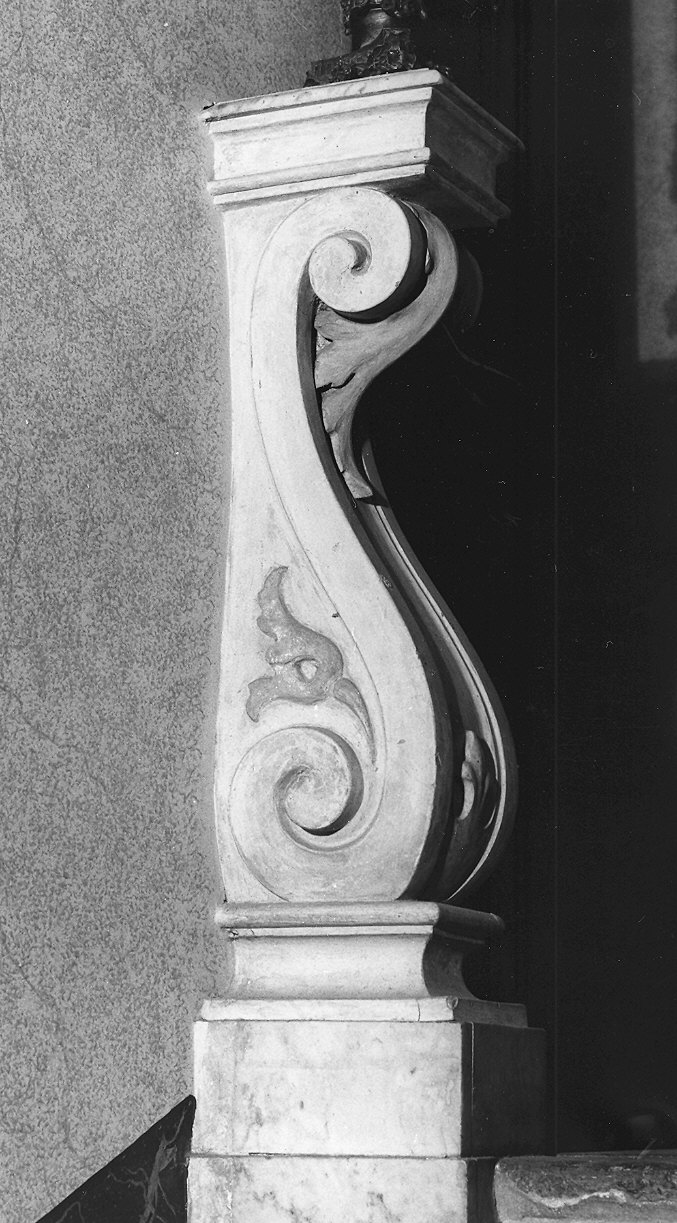 colonnina, coppia di Ruschioni, Cacciarelli (sec. XIX)