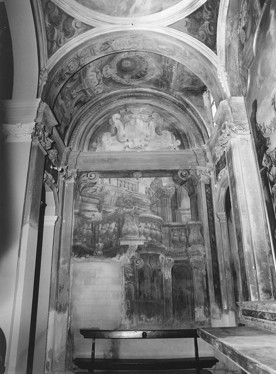 quadratura architettonica/ angeli (decorazione pittorica) di Galeotti Sebastiano, Natali Francesco (secondo quarto sec. XVIII)