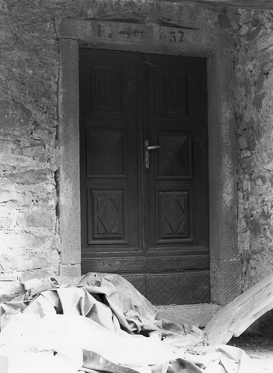 portale architravato - ambito parmense (sec. XVIII)