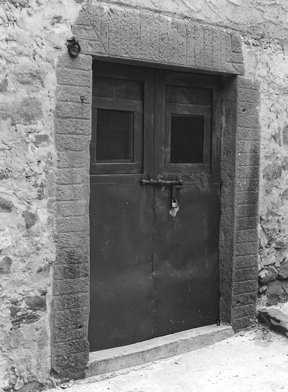 portale architravato - ambito parmense (secc. XVII/ XVIII)