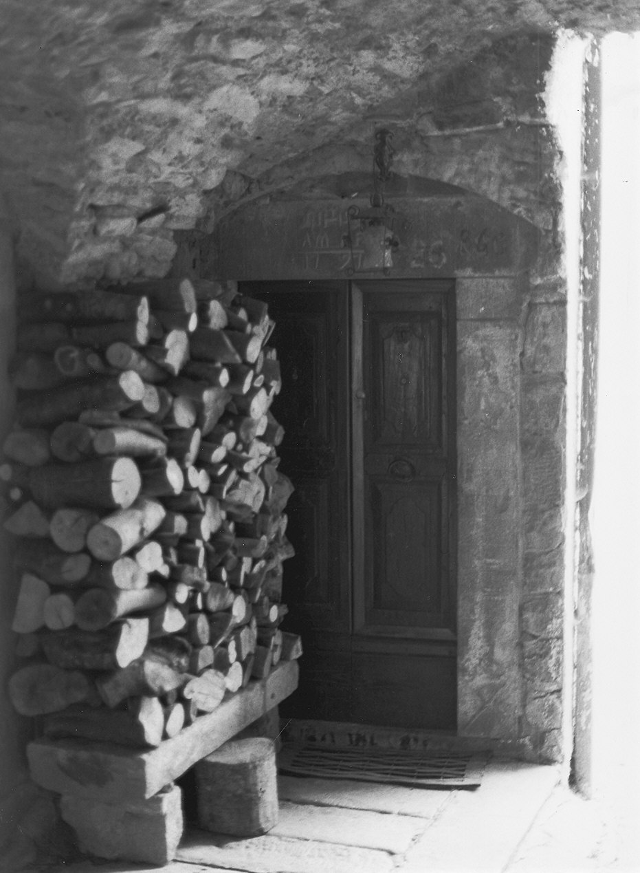 portale architravato - ambito parmense (sec. XVIII)