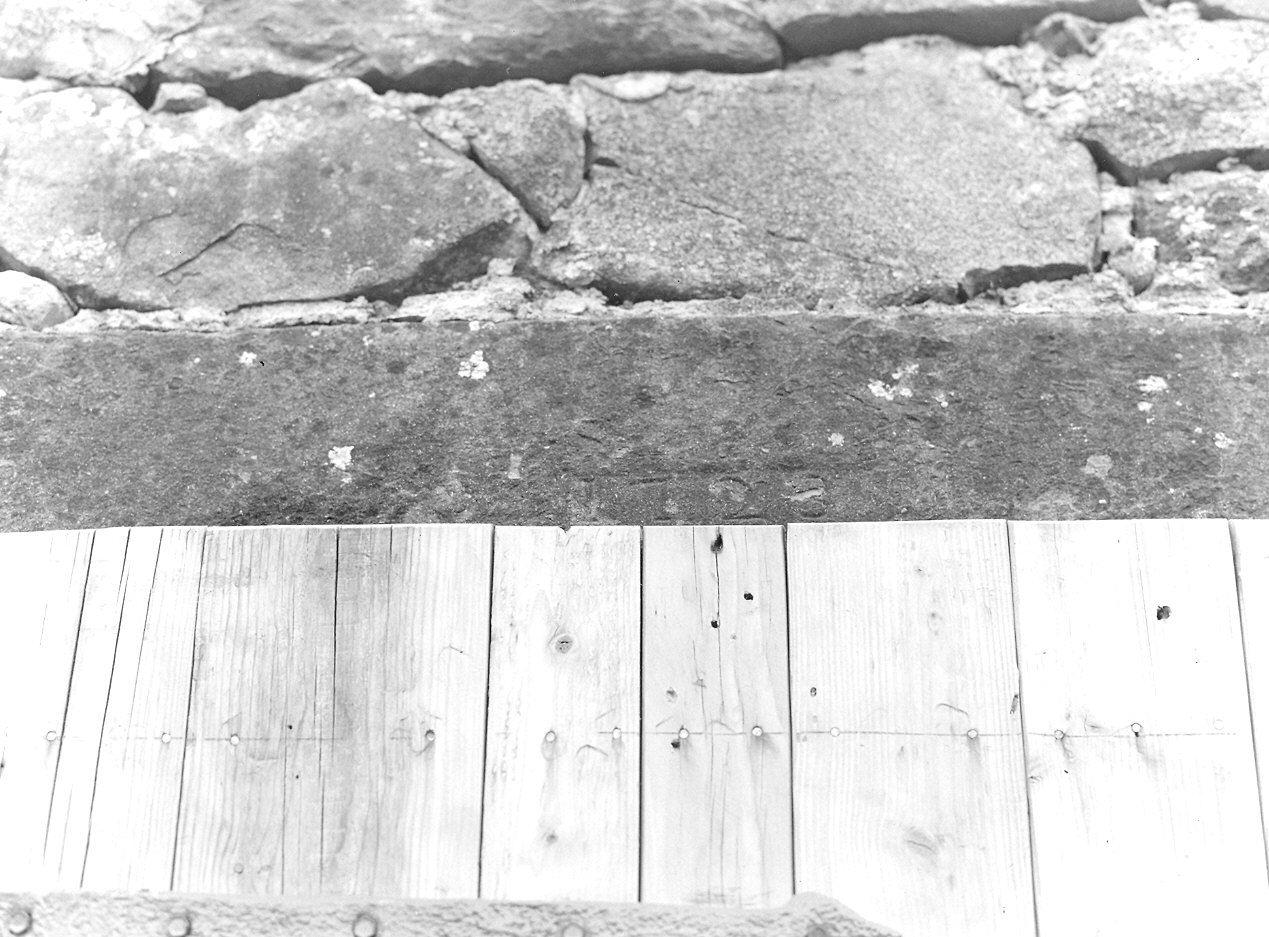 portale architravato - ambito parmense (sec. XVIII)