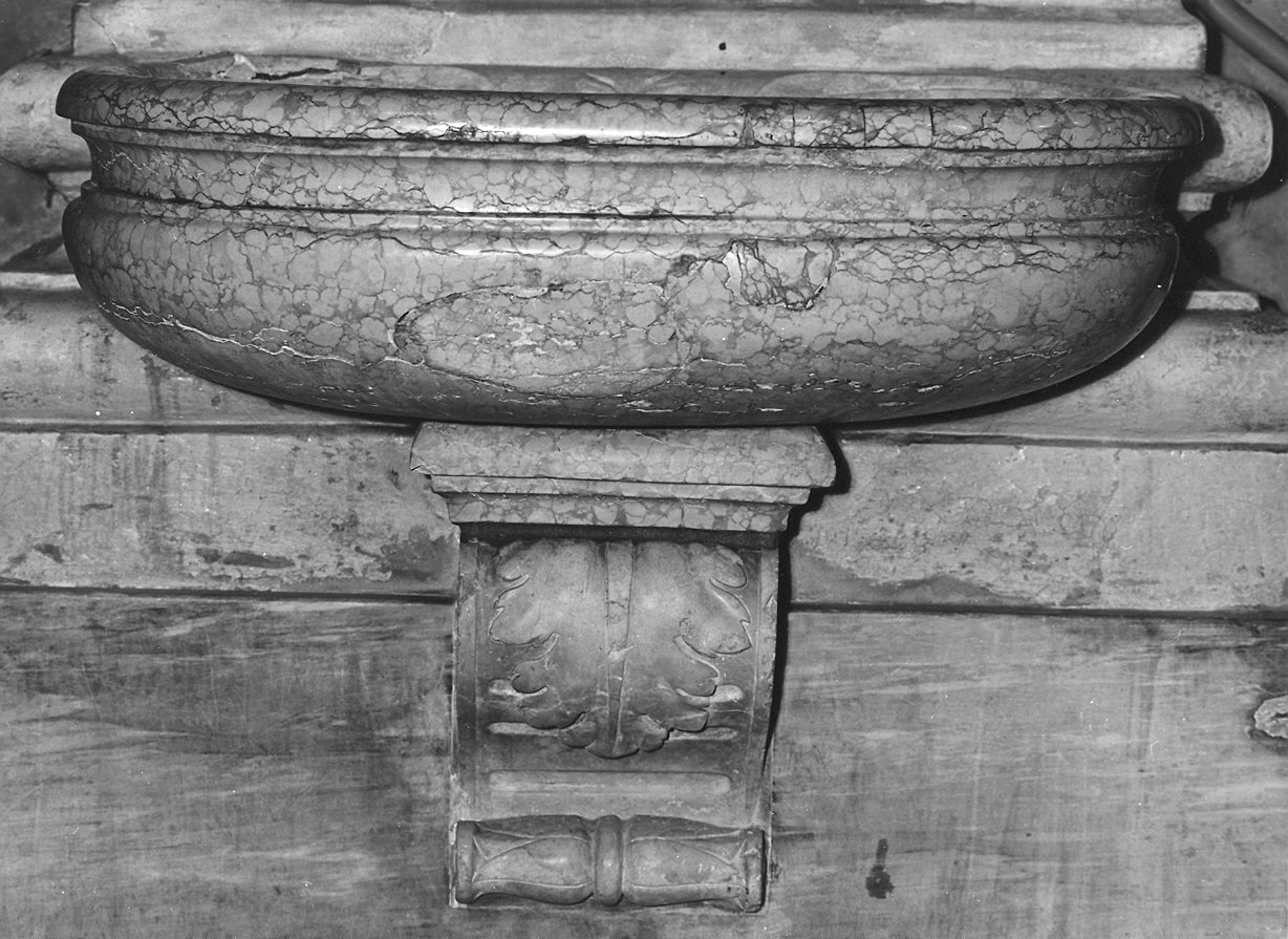 acquasantiera da parete, coppia - ambito veronese (?) (sec. XVII)