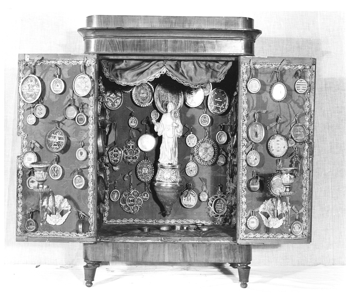 armadio per reliquiari - ambito lombardo (?) (sec. XIX)