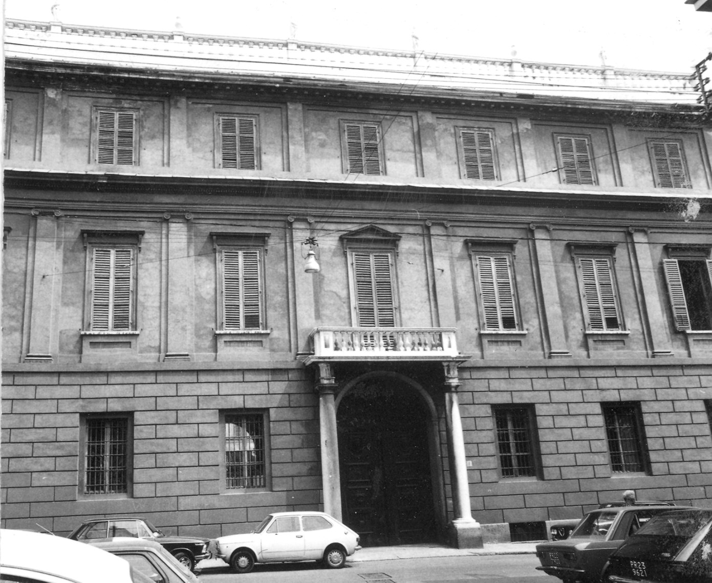 portone - a due battenti - ambito parmense (fine/inizio secc. XVIII/ XIX)