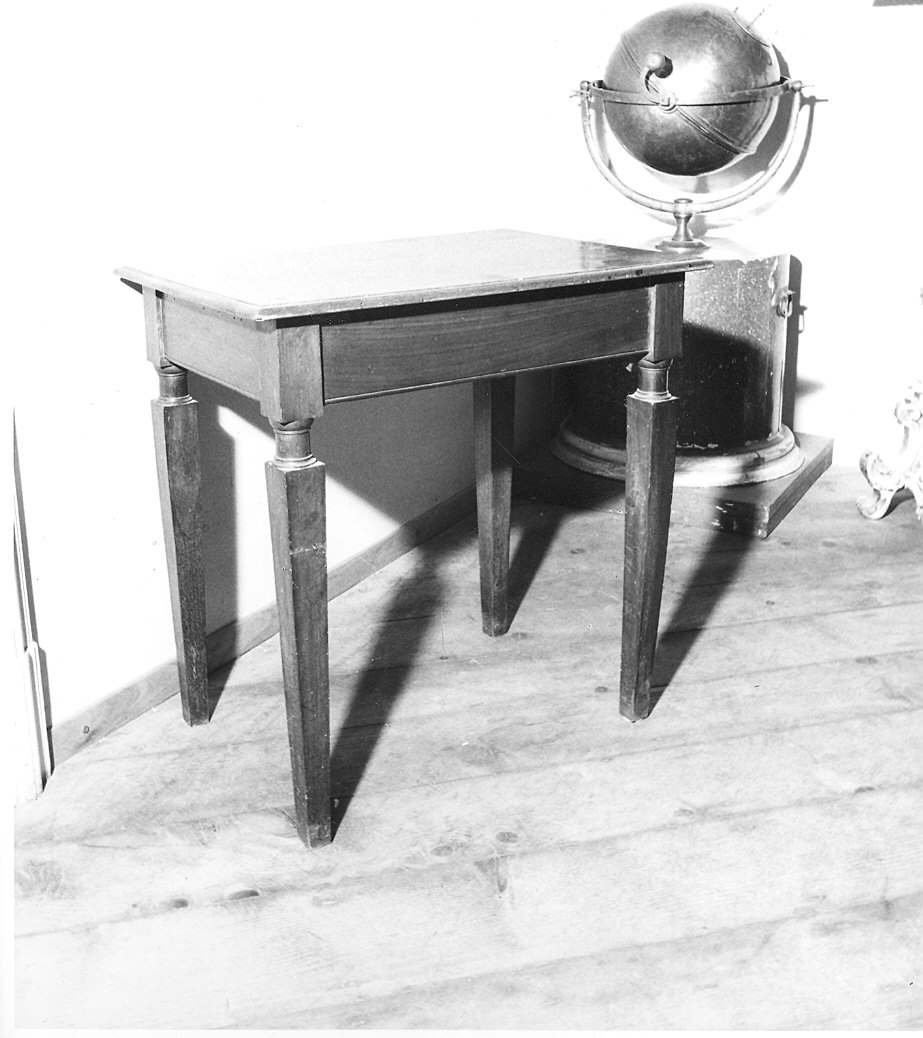 tavolino - ambito parmense (fine sec. XIX)