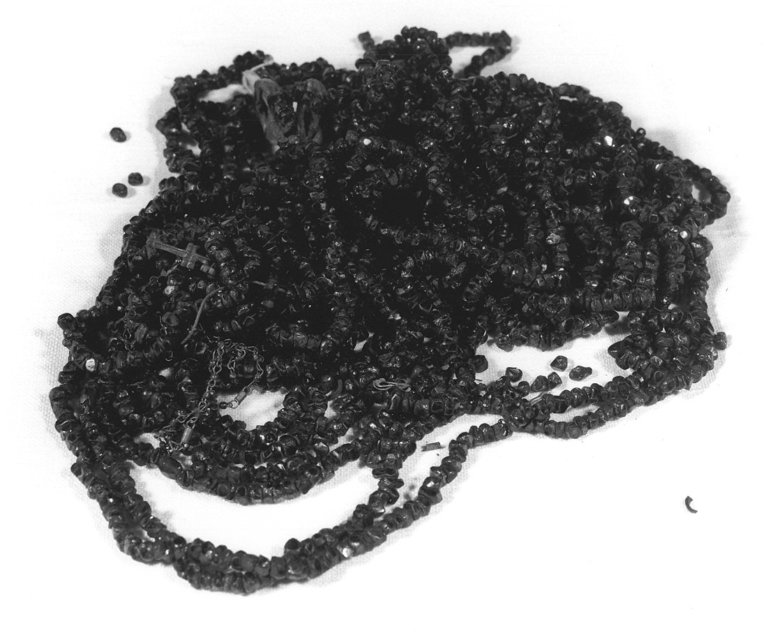 gioiello, frammento - produzione parmense (prima metà sec. XX)