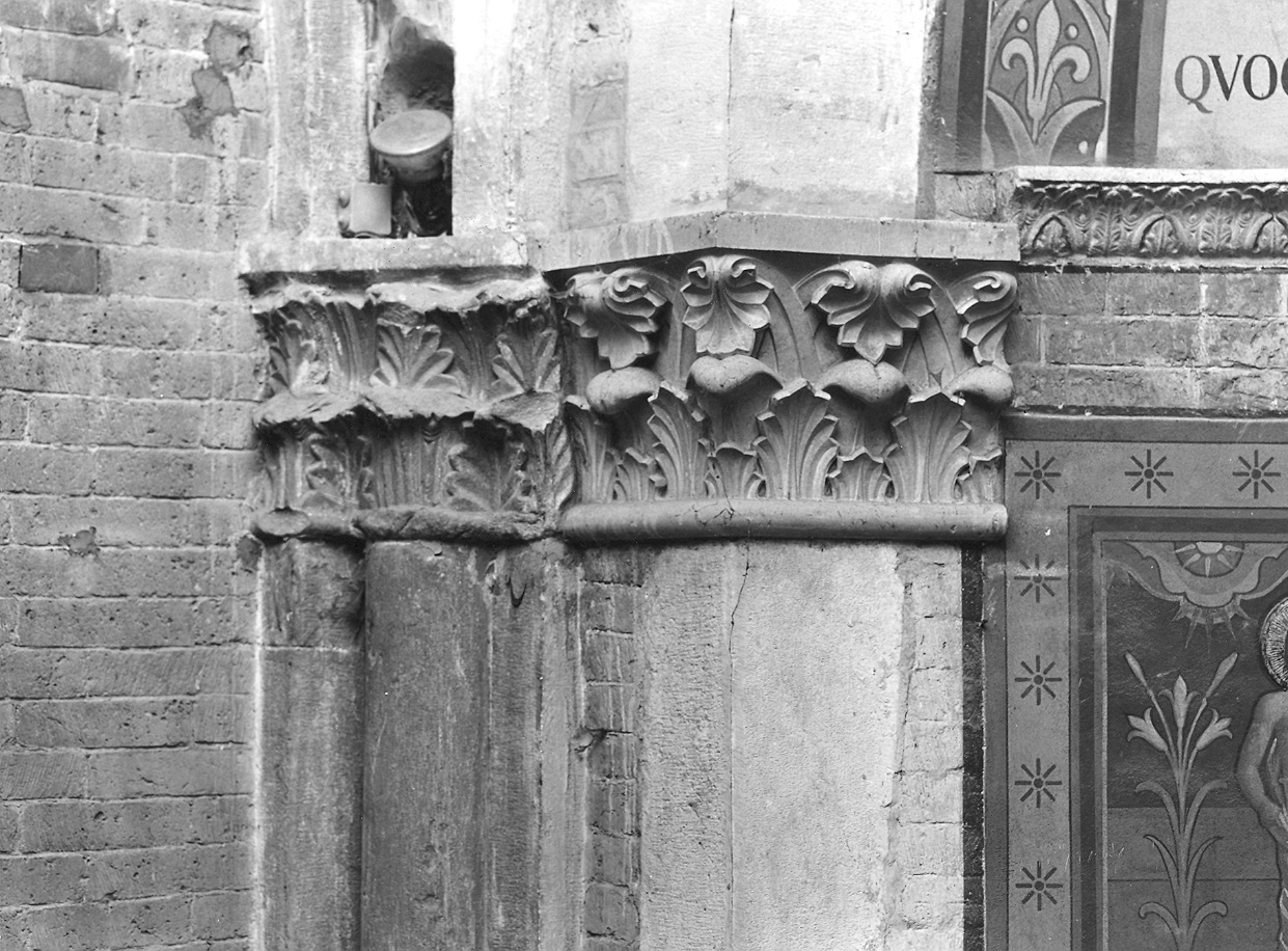 capitello, elemento d'insieme - bottega piacentina (prima metà, fine/inizio sec. XII, secc. XIX/ XX)