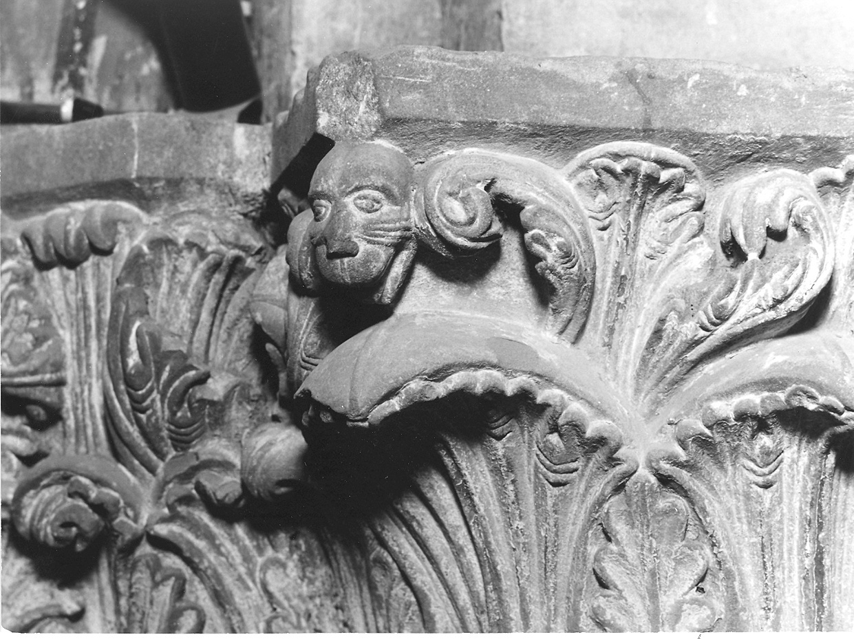 capitello, elemento d'insieme - bottega piacentina (sec. XII)