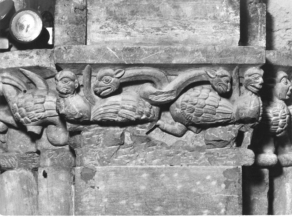 capitello, elemento d'insieme - bottega piacentina (sec. XII)