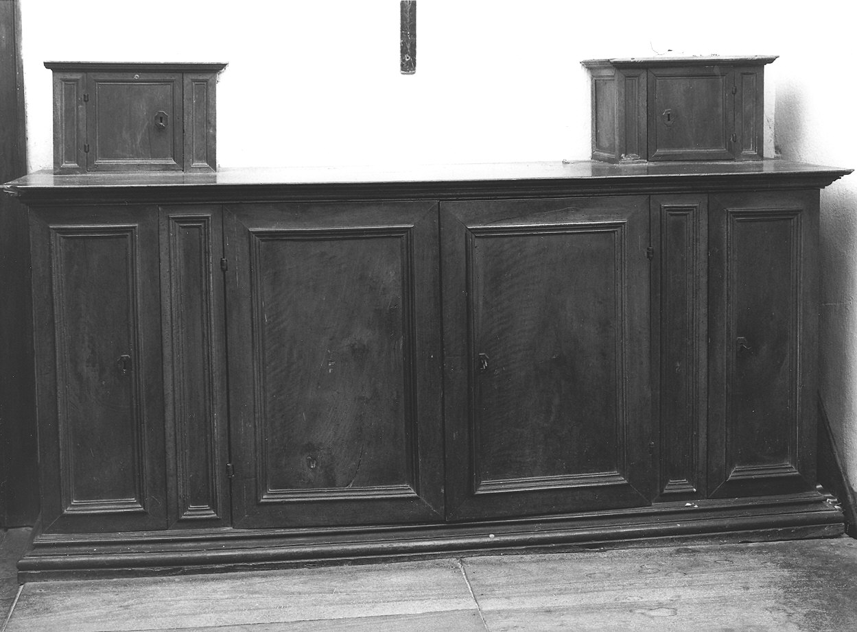 armadio da sacrestia - ambito parmense (prima metà sec. XVIII)