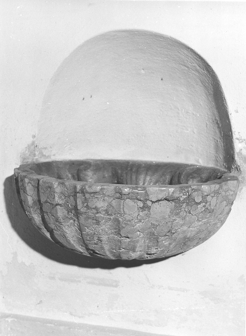 acquasantiera - a conchiglia, coppia - ambito parmense (sec. XVIII)