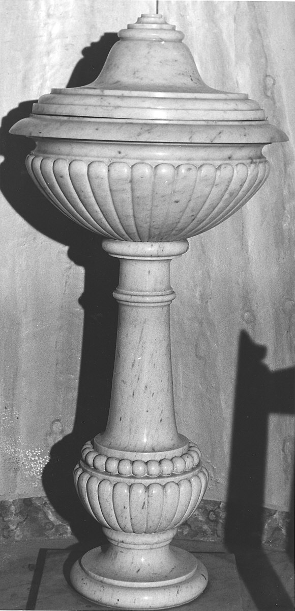 fonte battesimale - a fusto - produzione parmense (prima metà sec. XX)