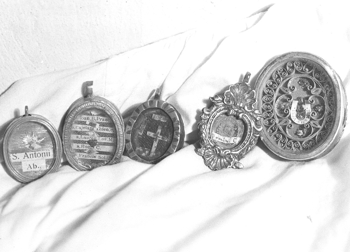 custodia - di reliquiario, serie - produzione parmense (sec. XVIII, sec. XIX)